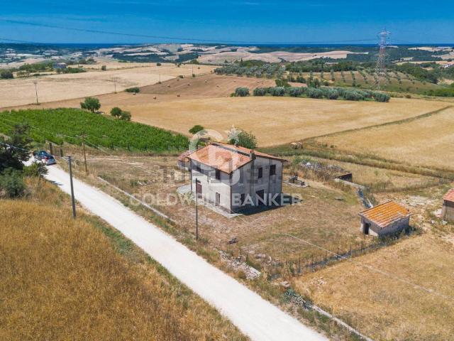 Rustico in vendita a Montebello, Tuscania