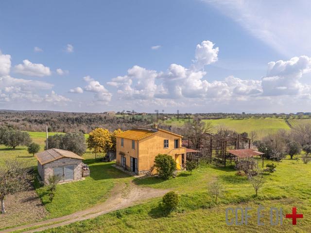 Rustico in vendita a Tuscania, Lazio