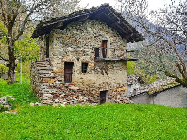 Rustico in vendita a Perloz, Aosta