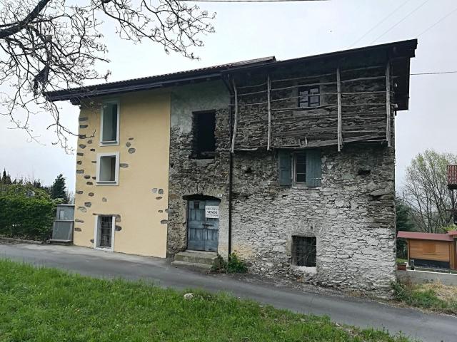Rustico in vendita a Colico, Lombardia