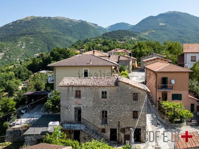 Rustico in vendita a Cantalice, Lazio