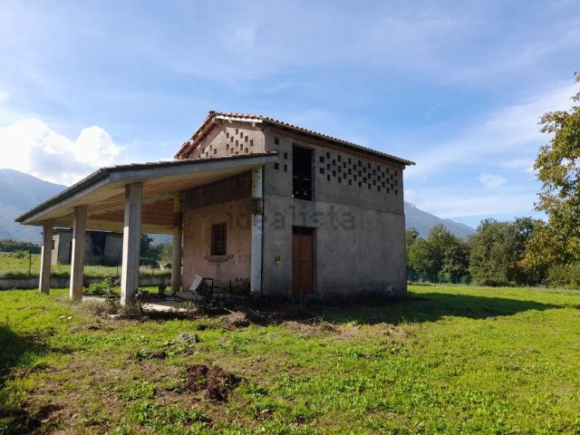 Rustico in vendita a Supino, Lazio