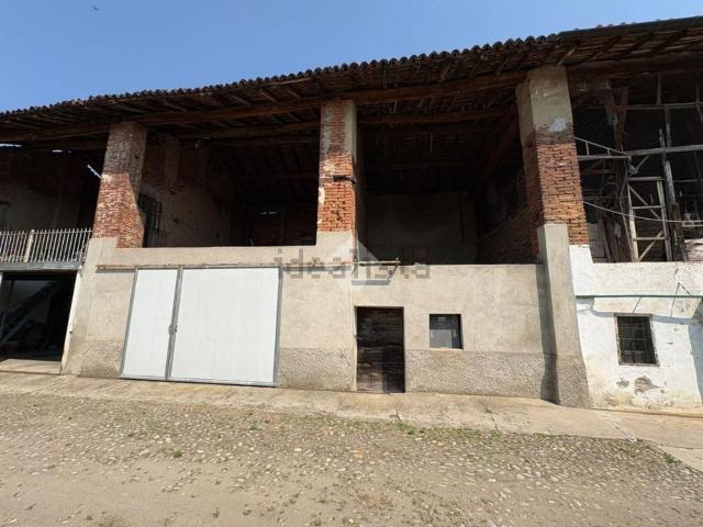 Rustico in vendita a Cerano, Novara