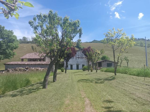 Rustico in vendita a Alta Val Tidone, Nibbiano