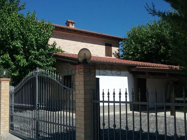Rustico in vendita a Chiesanuova, Marche