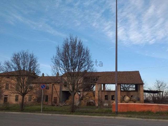 Rustico in vendita a Montale, Piacenza