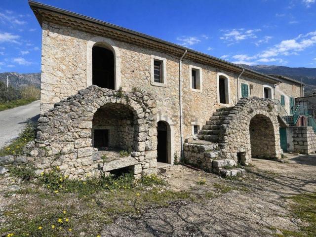 Rustico in vendita a San Donato Val Di Comino, Lazio