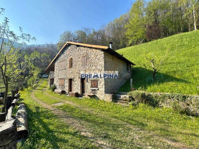 Rustico in vendita a Catabione, Gazzaniga