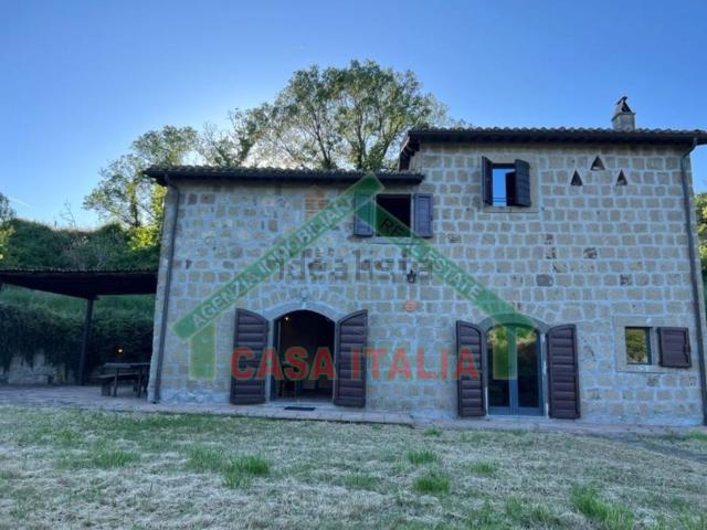 Rustico in vendita a Viterbo, Lazio