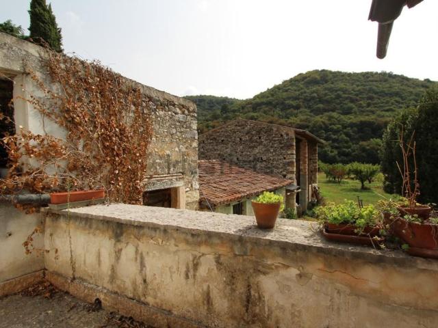 Rustico in vendita a Nord-Est, Brenzone