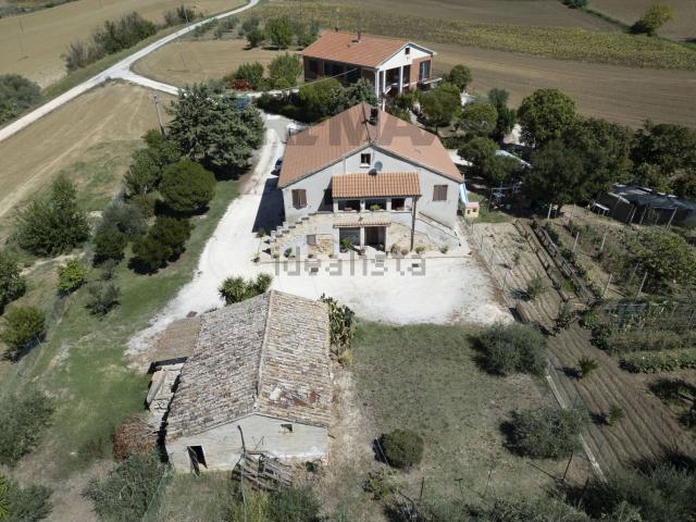 Rustico in vendita a Contrada Mattonata, Recanati