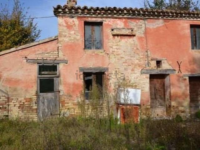 Rustico in vendita a Trecastelli, Marche