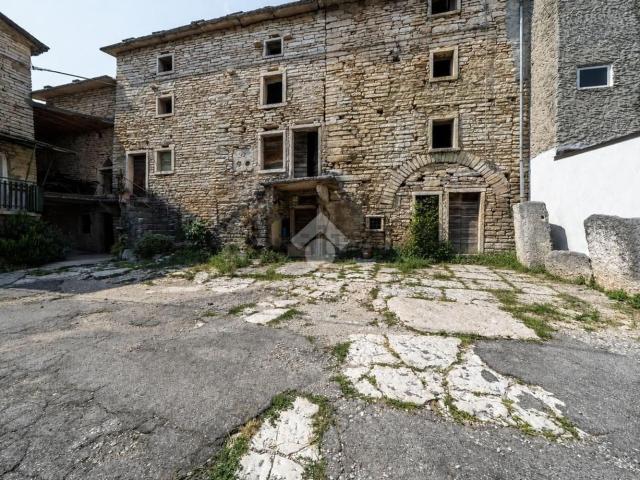 Rustico in vendita a Sant'anna D'alfaedo, Veneto