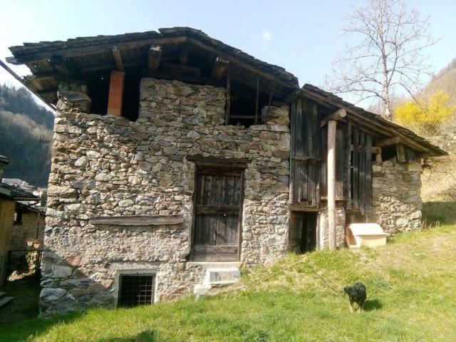 Rustico in vendita a Comunità Montana della Valle Brembana, Branzi