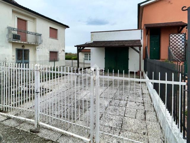 Rustico in vendita a Ferrara, Reggio Emilia