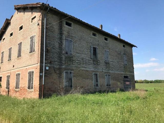 Rustico in vendita a Villanova, Modena