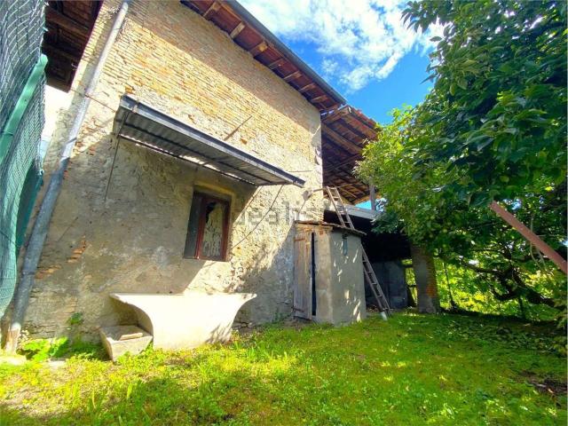 Rustico in vendita a Camnago Faloppia, Como