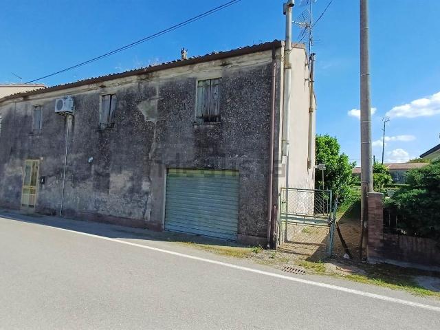 Rustico in vendita a Lendinara, Veneto