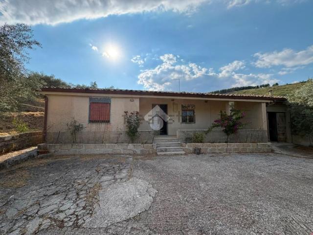 Rustico in vendita a Buccheri, Siracusa
