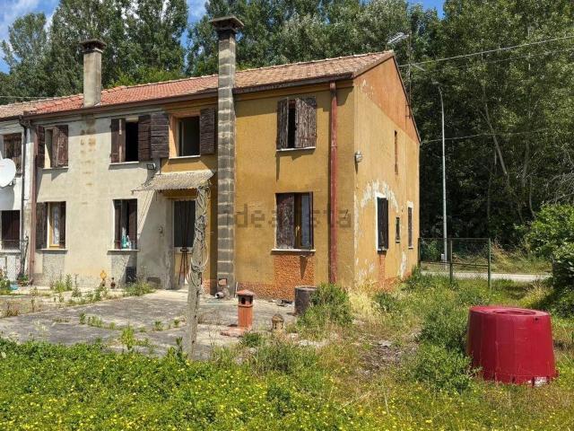 Rustico in vendita a Trecenta, Veneto