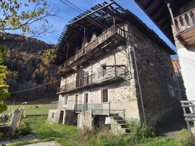 Rustico in vendita a Ollomont, Aosta