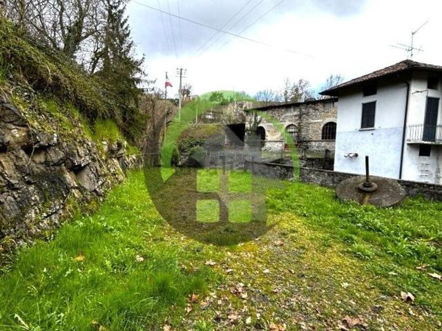 Rustico in vendita a Cene, Lombardia