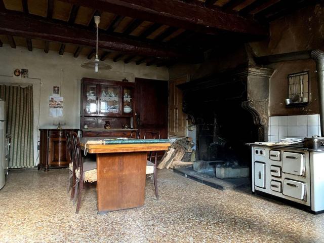 Rustico in vendita a Palazzo del Pero, Palazzo Del Pero