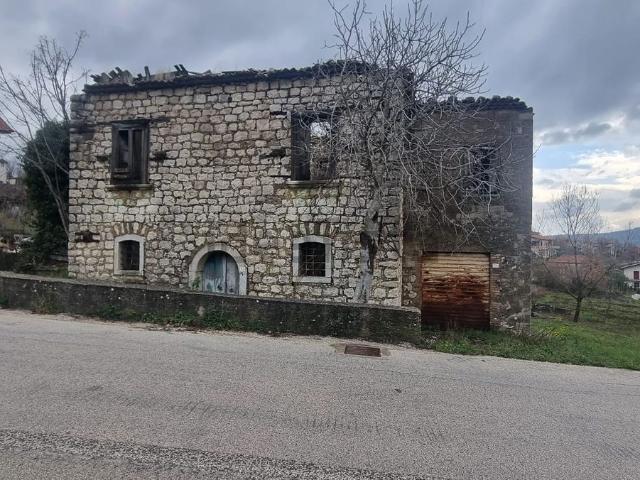 Rustico in vendita a Montemarano, Campania