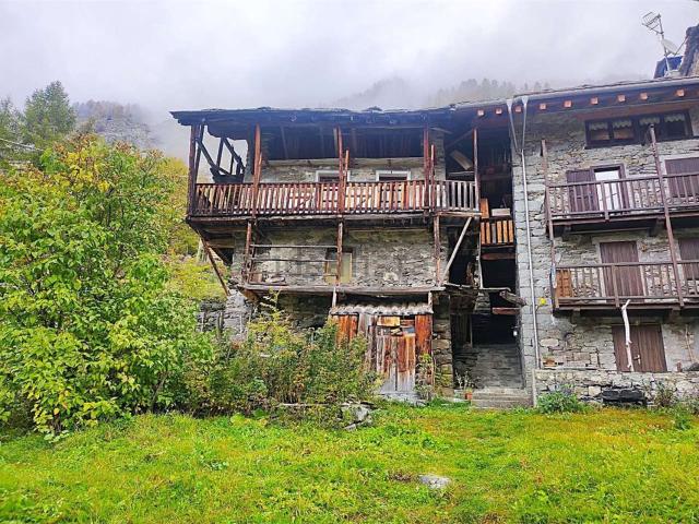 Rustico in vendita a Gaby, Aosta