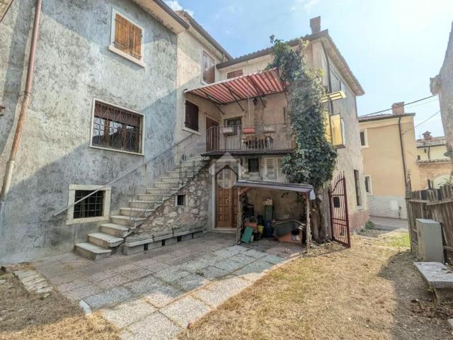 Rustico in vendita a Vilmezzano, Caprino Veronese