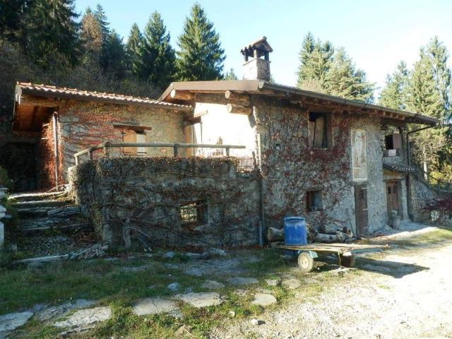Rustico in vendita a Vogno, Rovetta