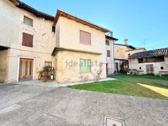 Rustico in vendita a Campoformido, Friuli-Venezia Giulia