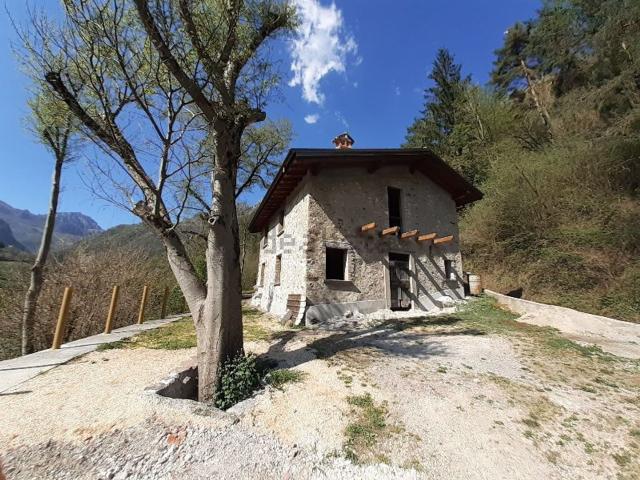 Rustico in vendita a Comunità montana della Valle Sabbia, Lavenone