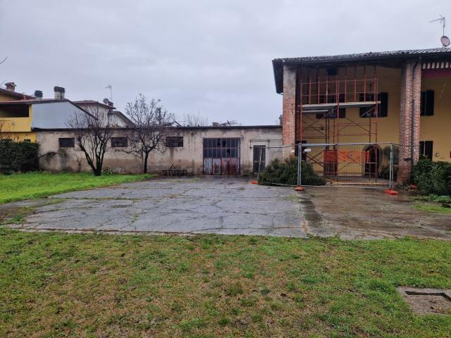 Rustico in vendita a Montichiari, Brescia
