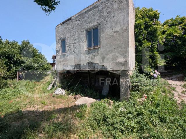 Rustico in vendita a Bacoli, Campania