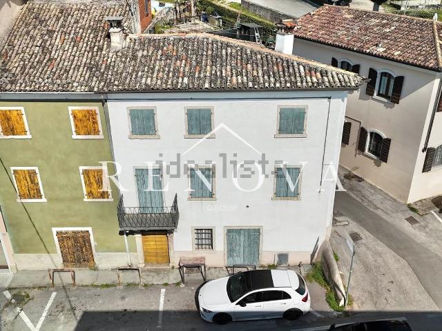 Rustico in vendita a Caprino Veronese, Veneto