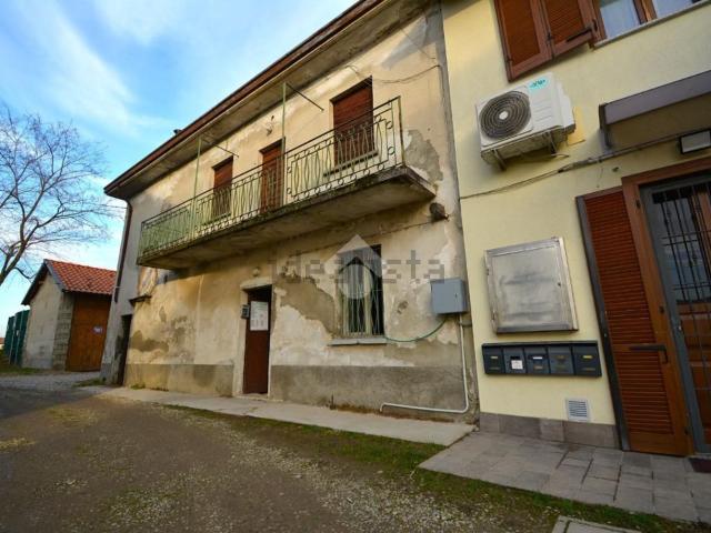 Rustico in vendita a Caponago, Lombardia