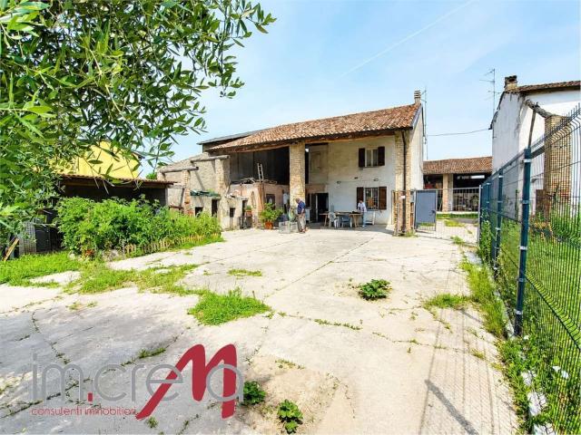 Rustico in vendita a Cremosano, Lombardia