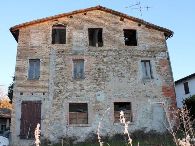 Rustico in vendita a Traversetolo, Reggio Emilia