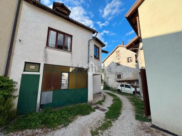 Rustico in vendita a Seren Del Grappa, Veneto