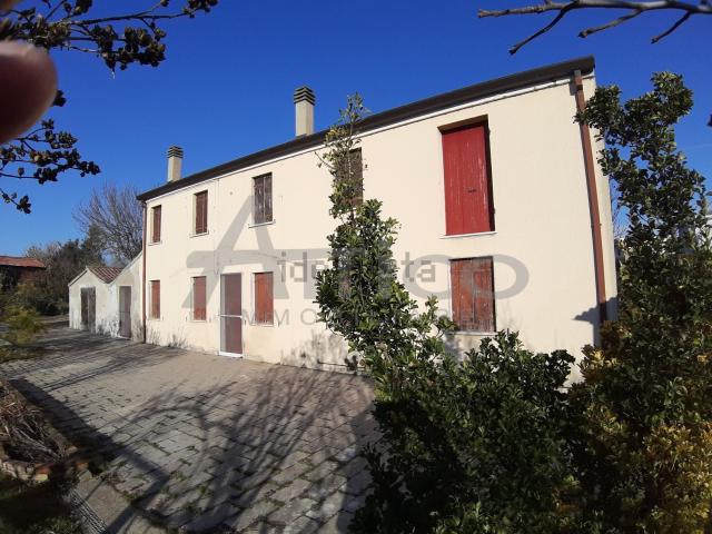 Rustico in vendita a Ceregnano, Rovigo