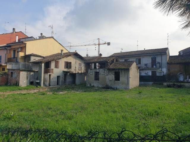 Rustico in vendita a Castel San Giovanni, Piacenza