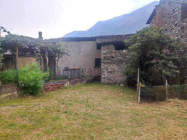 Rustico in vendita a Donnas, Aosta