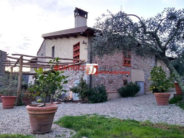 Rustico in vendita a Brentaccio, Camaiore