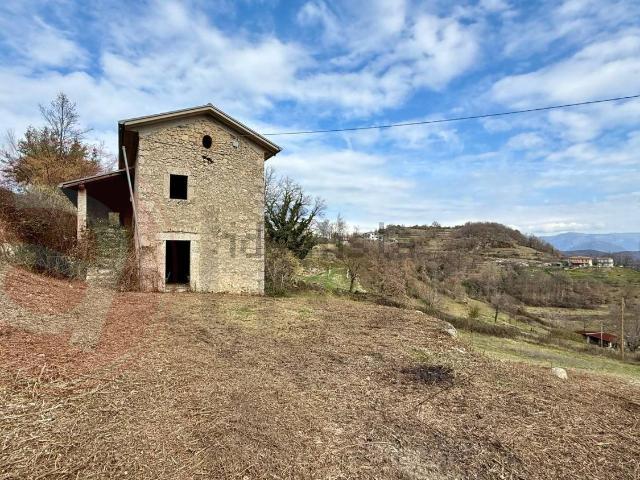 Rustico in vendita a Santopadre, Lazio