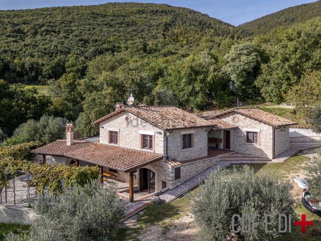 Rustico in vendita a Salisano, Lazio