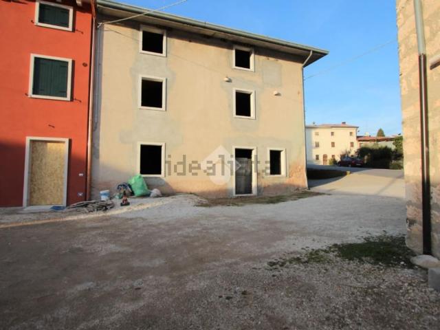 Rustico in vendita a Grezzana, Veneto