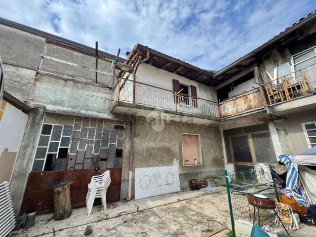 Rustico in vendita a Bottanuco, Lombardia