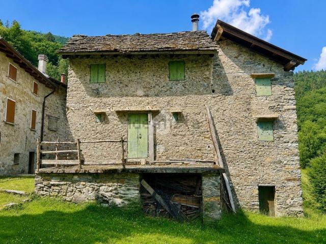 Rustico in vendita a Stazzona, Lombardia