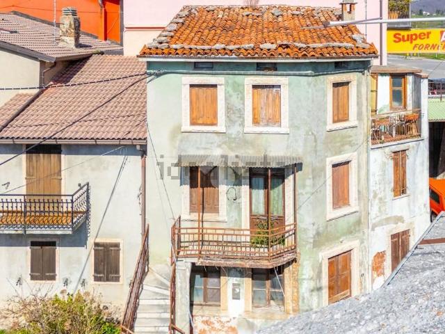 Rustico in vendita a Cerro Veronese, Veneto